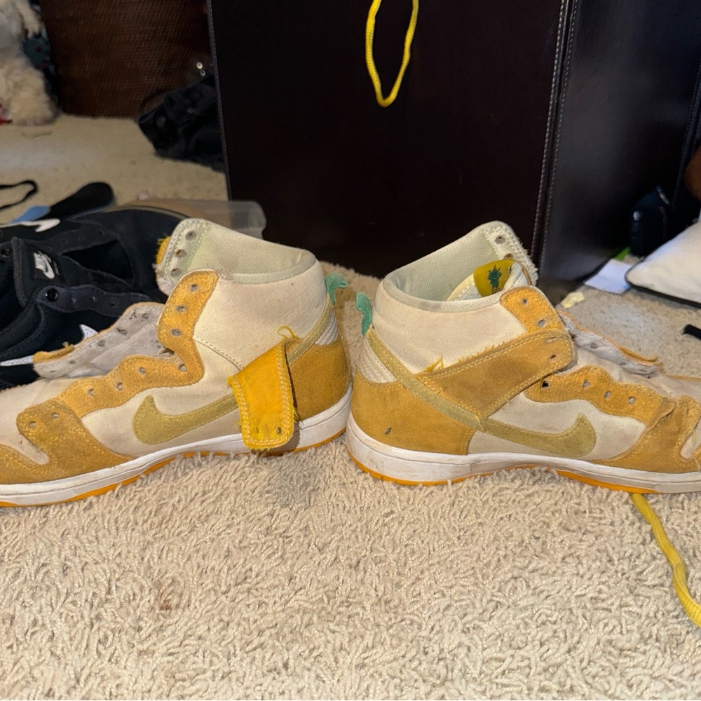 Nike sb dunks high fruity pack pineapple